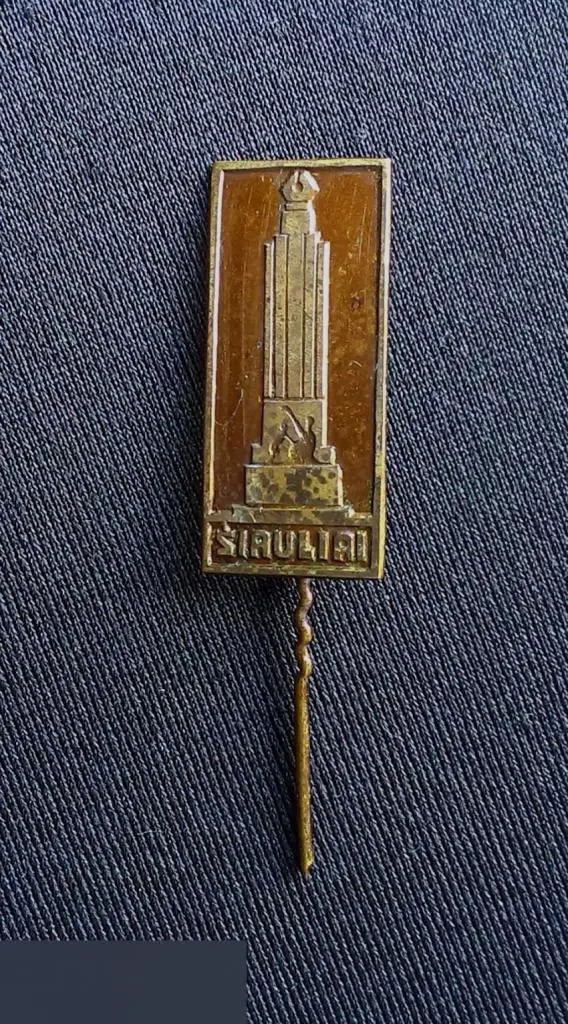 В4 ЗНАЧОК СССР ПРИБАЛТИКА ЛИТВА ГОРОД Шяуляй ?iauliai Lietuva ТЯЖЕЛЫЙ ИГЛА 2