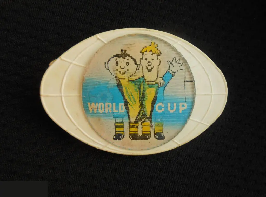 М ЗНАЧОК СССР ФУТБОЛ WORLD CUP FIFA ФИФА ЧЕМПИОНАТ МИРА ЧМ ГЕРМАНИЯ ФРГ 1974 74 ПЕРЕЛИВ. БОЛЬШОЙ 2-й
