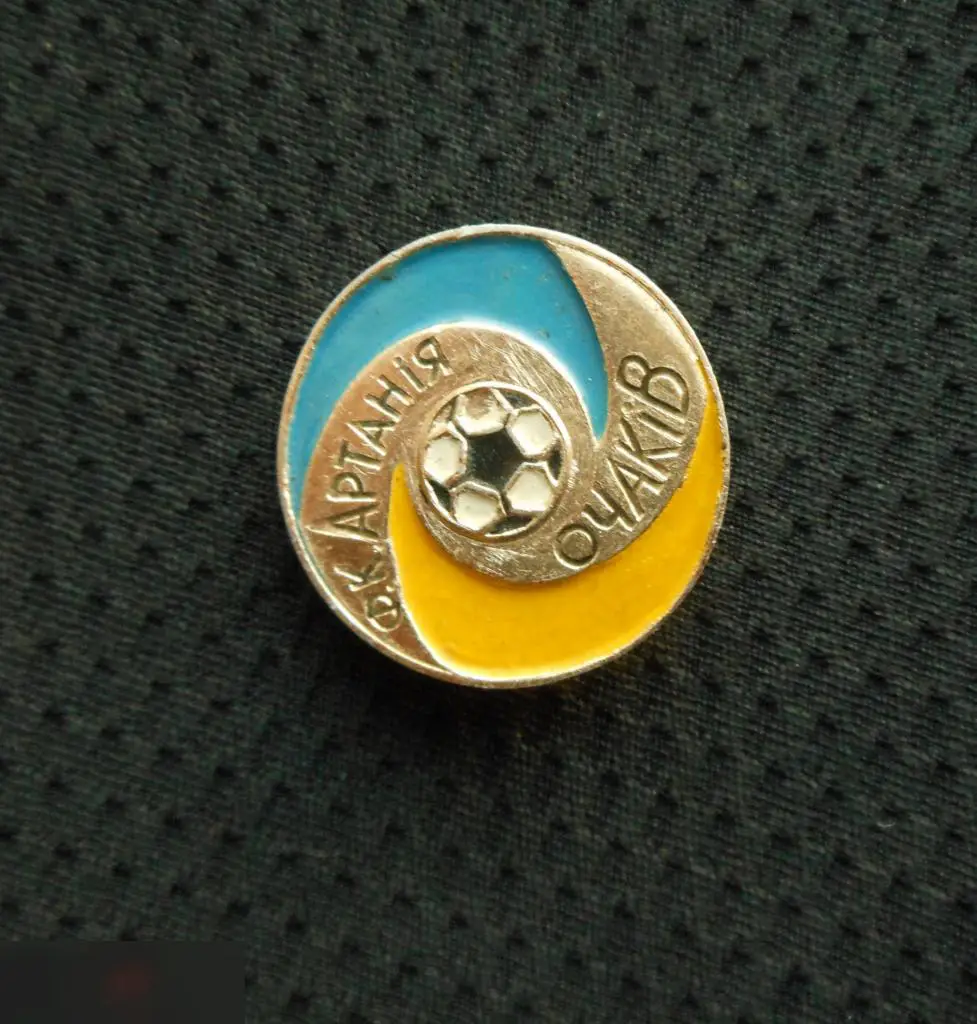 М ЗНАЧОК СССР ФУТБОЛ ФК ФУТБОЛЬНЫЙ КЛУБ АРТАНИЯ ОЧАКОВ НИКОЛАЕВСКАЯ ОБЛАСТЬ УКРАИНА УССР D=25mm 4-й 1