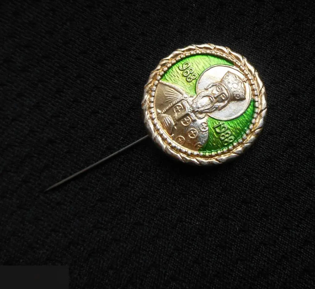 М ЗНАЧОК ТЫСЯЧЕЛЕТИЕ 1000 лет КРЕЩЕНИЯ РУСИ 988 1988 ХРИСТИАНСТВО ПРАВОСЛАВИЕ ЗЕ 3