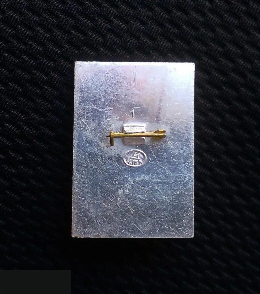 М ЗНАЧОК СССР ГОРОД МОСКВА ГОСУДАРСТВЕННЫЙ ИСТОРИЧЕСКИЙ МУЗЕЙ 27х38mm 2