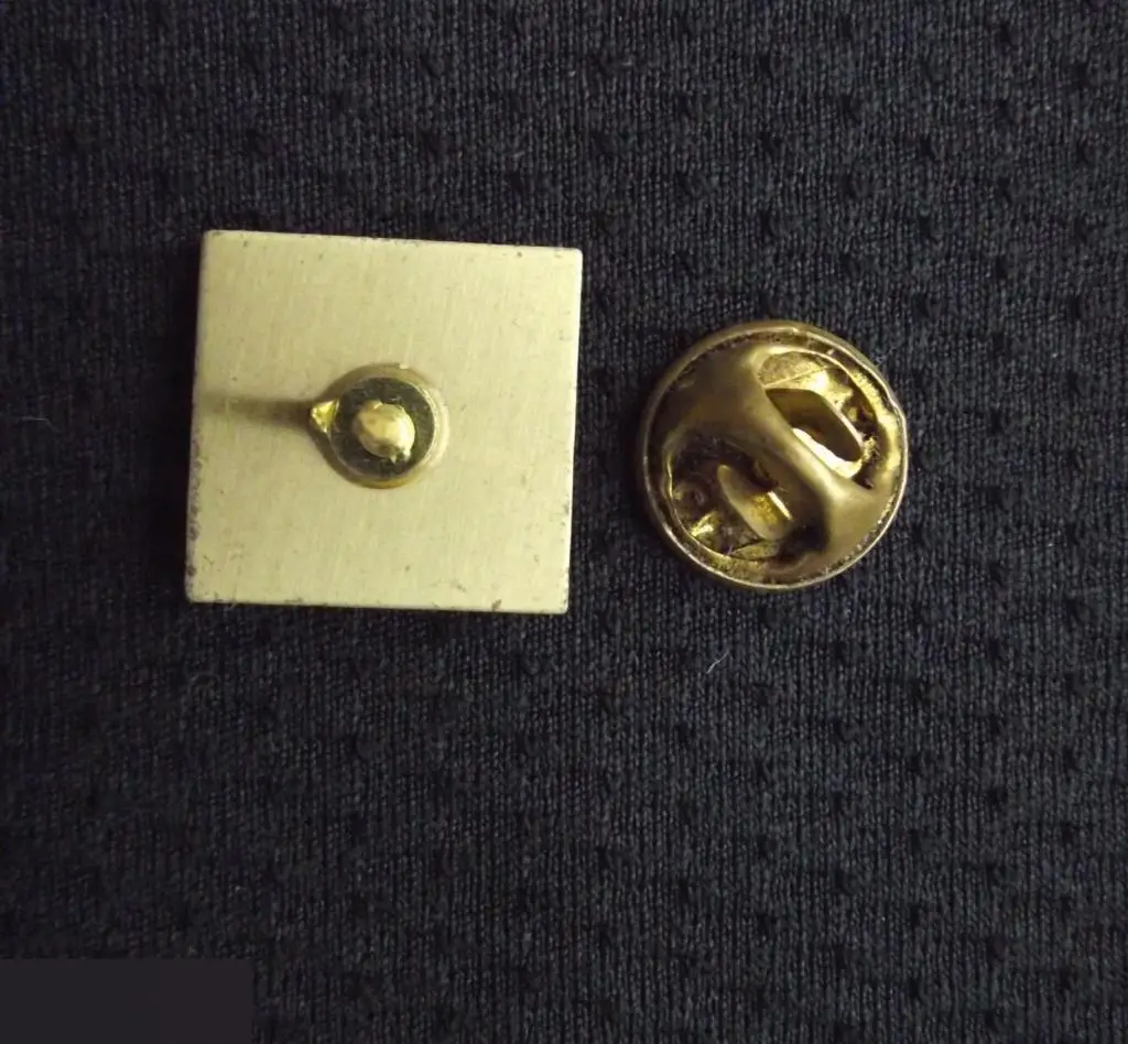 М ЗНАЧОК ИНОСТРАННЫЙ НЕИЗВЕСТНЫЙ ЛОГОТИП ENTRY КРЕПЛЕНИЕ ЦАНГА 5