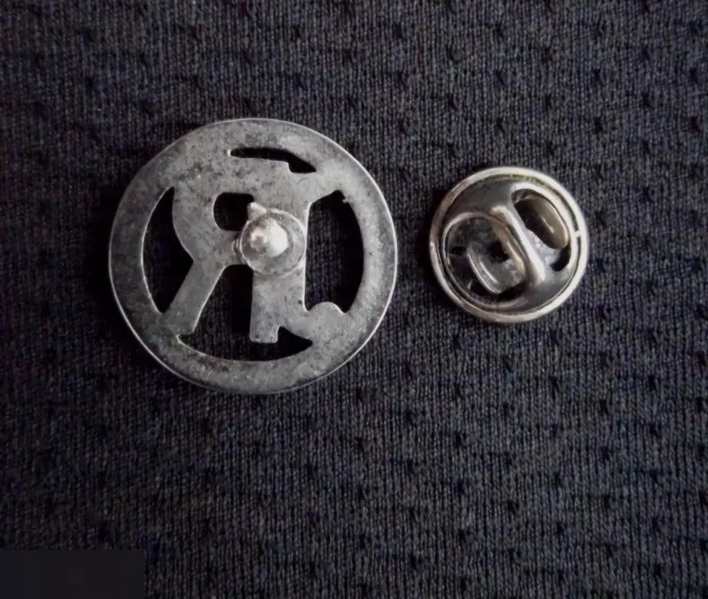 М ЗНАЧОК ИНОСТРАННЫЙ НЕИЗВЕСТНЫЙ ЛОГОТИП JR ОБУВЬ ? КРЕПЛЕНИЕ ЦАНГА 5