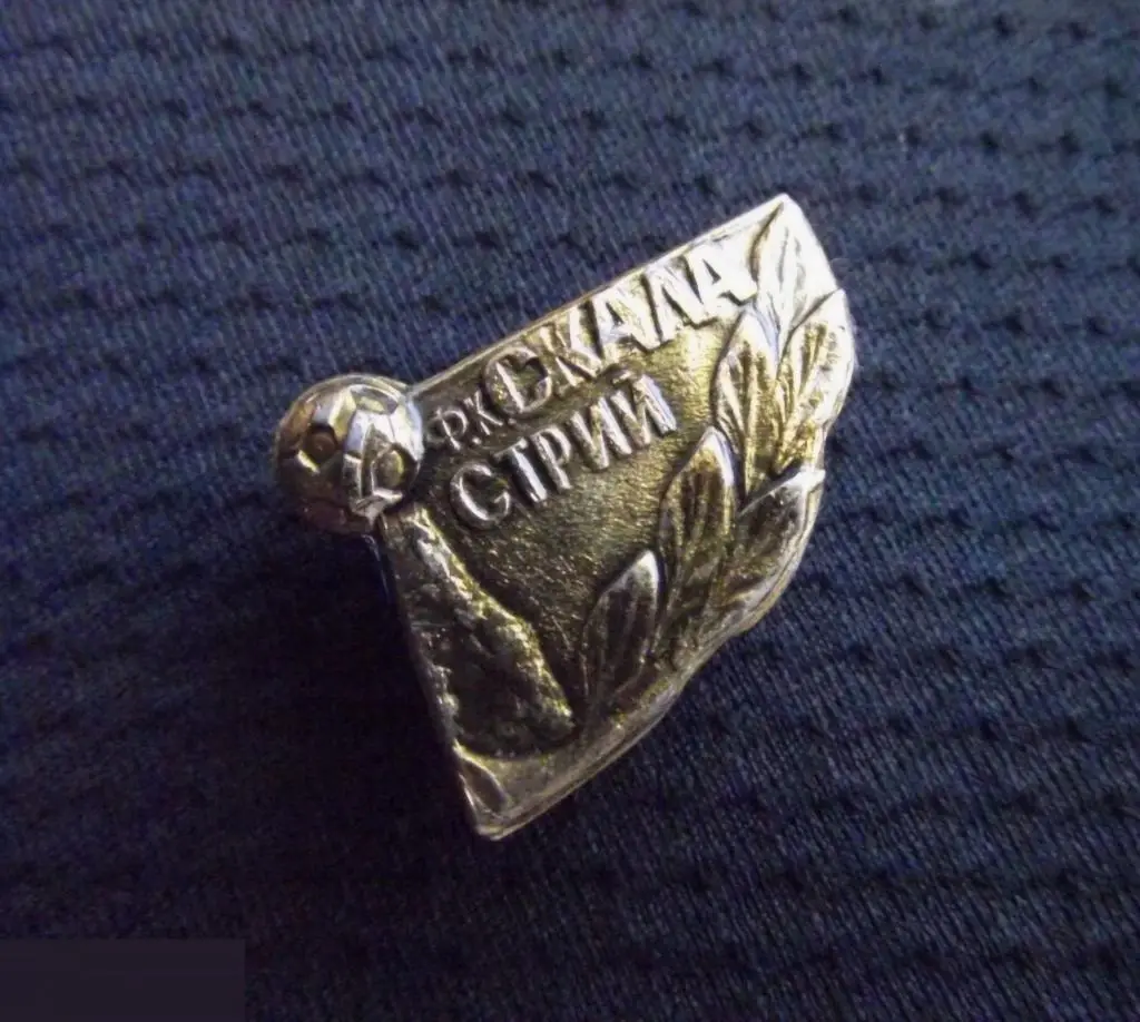 М ЗНАЧОК СССР ФУТБОЛ ФК ФУТБОЛЬНЫЙ КЛУБ СКАЛА СТРЫЙ СТРИЙ УКРАИНА УССР ЗОЛОТИСТЫЙ 24х18mm 4-й 1