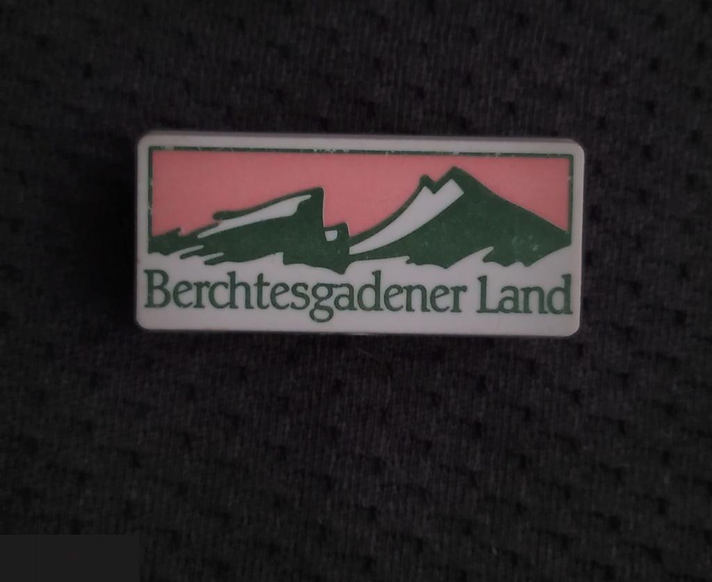 М ЗНАЧОК ИНОСТРАННЫЙ ГЕРМАНИЯ ФРГ БАВАРИЯ Berchtesgadener Land Земля Берхтесгаден Ландкрайс 31х14mm