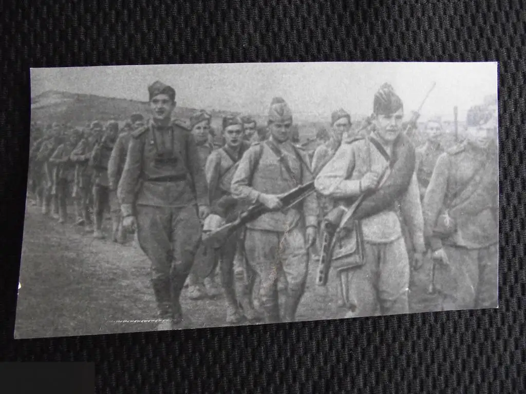 М ФОТО ФОТОГРАФИЯ ФОТОАЛЬБОМ 1960-е гг ВЕТЕРАН ВОВ уроженец город Грязи КОЛОННА СОЛДАТ КРАСНОЙ АРМИИ