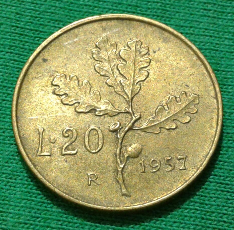 Италия 20 лир 1957 г. (1232)