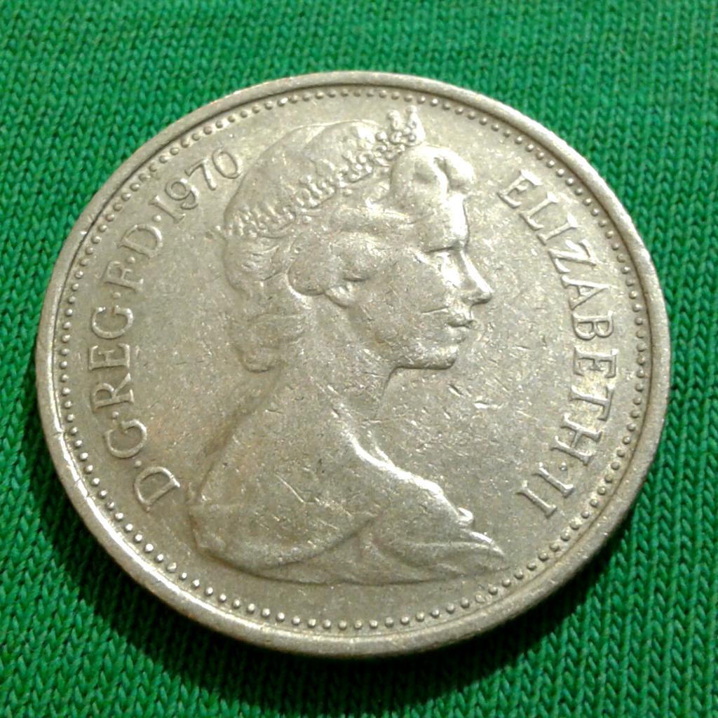 Великобритания 5 пенсов 1970 г. (1221)
