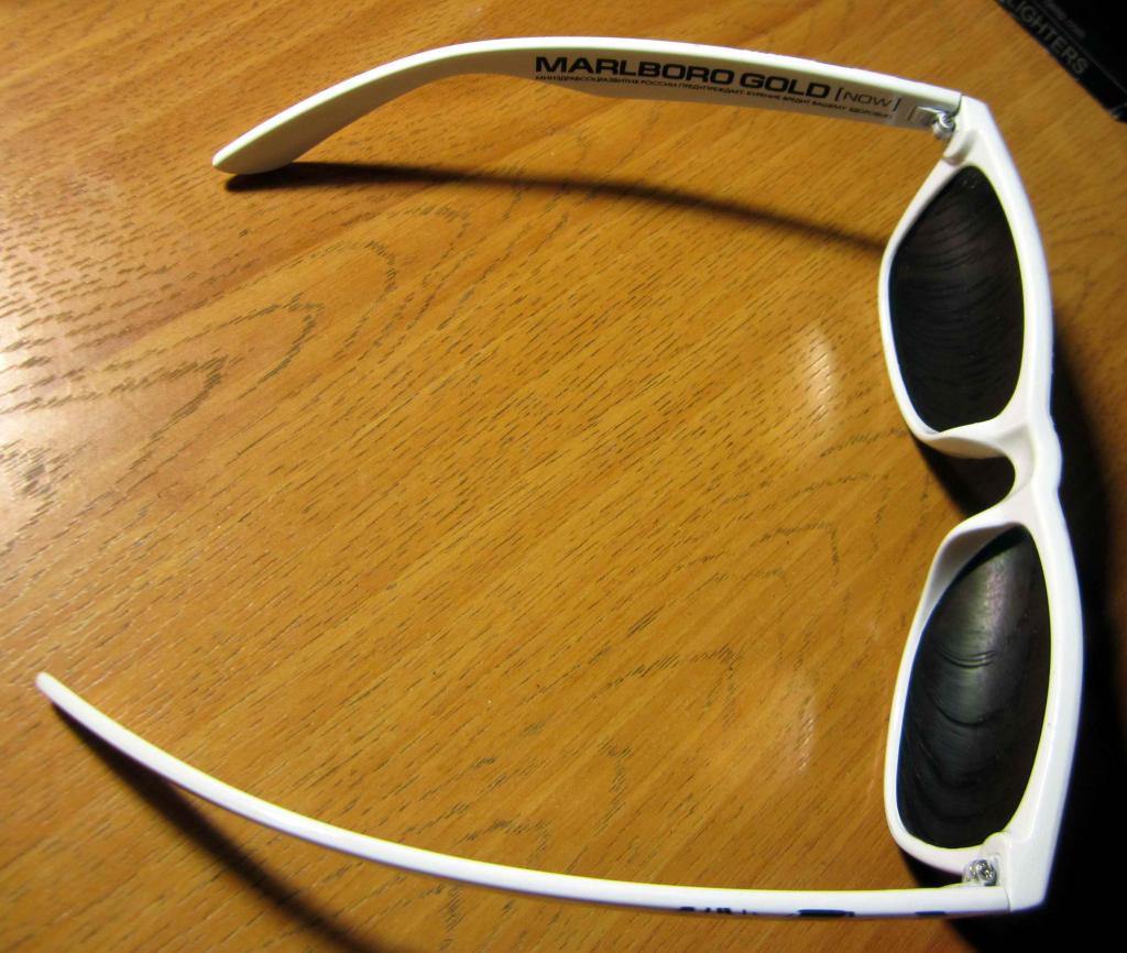 Новые солнцезащитные очки от Marlboro, в матерчатом чехле. Пластик 3