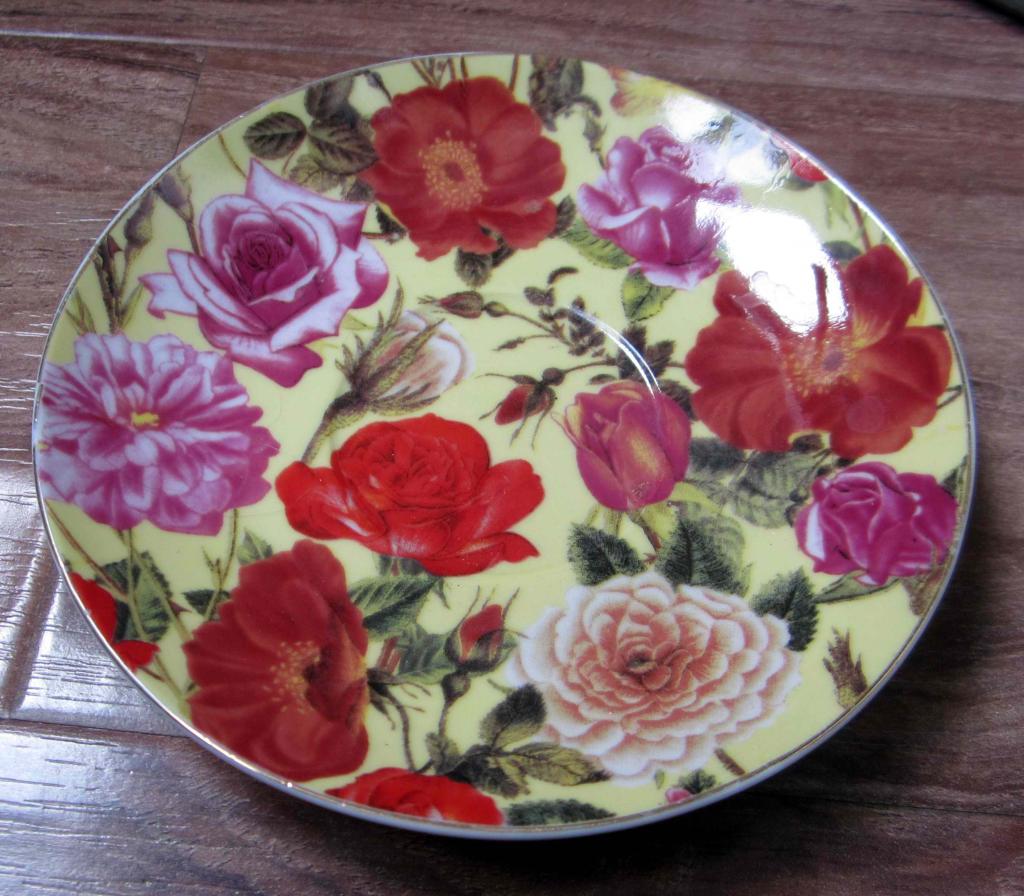 Блюдце (тарелка) Royal porcelain. England collection. Цветы