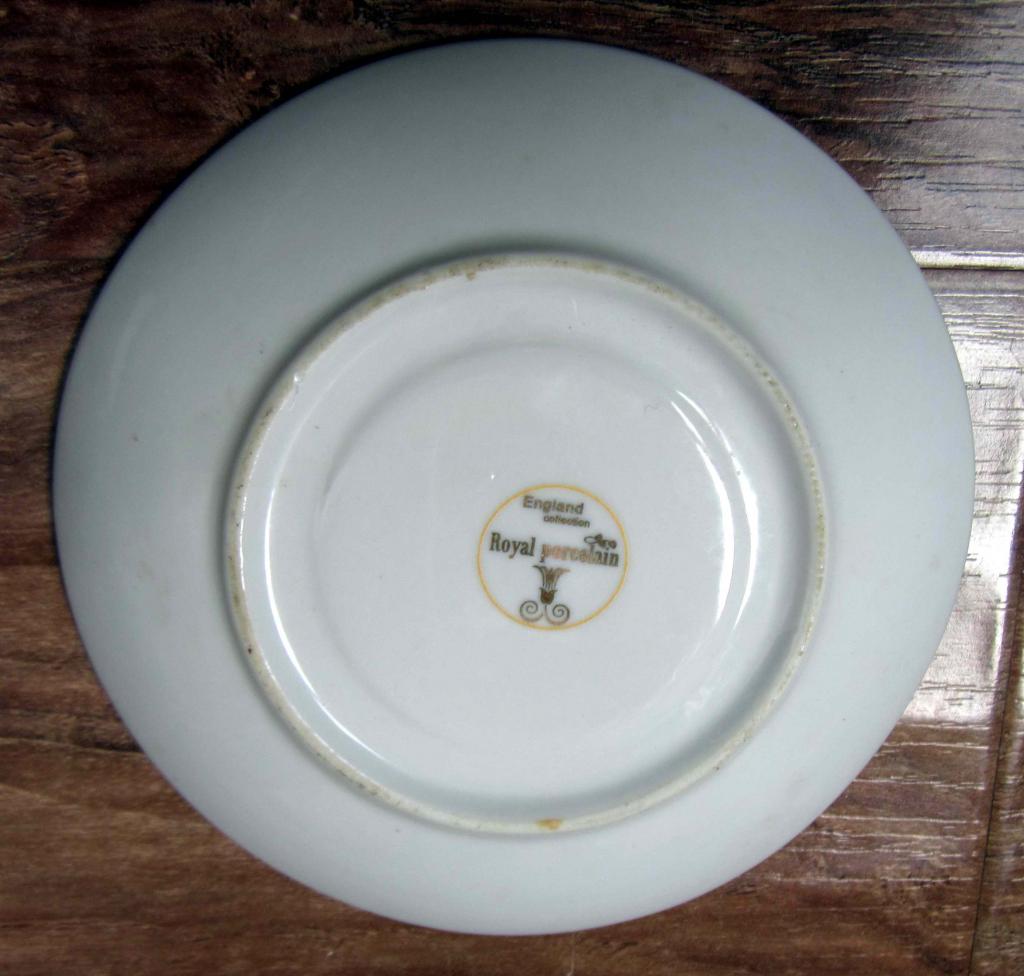 Блюдце (тарелка) Royal porcelain. England collection. Цветы 1