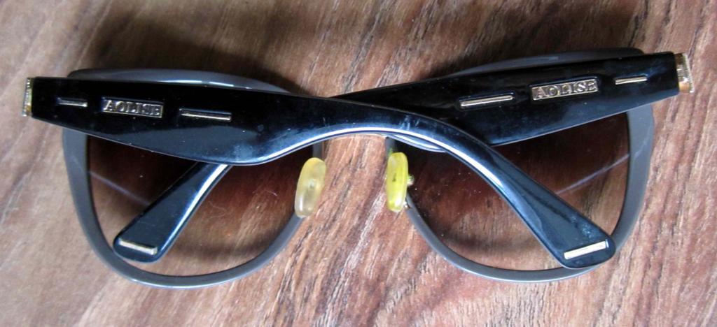 Солнцезащитные очки Aolise. Пластик. Б/у 1
