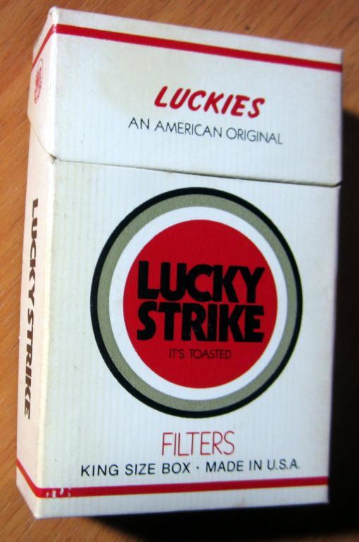Купить американские сигареты в магазине. Сигареты Lucky Strike Compact. Лаки страйк сигареты 2022. Сигареты Lucky Strike компакт Блю. Сигареты лайки страйк 2021.