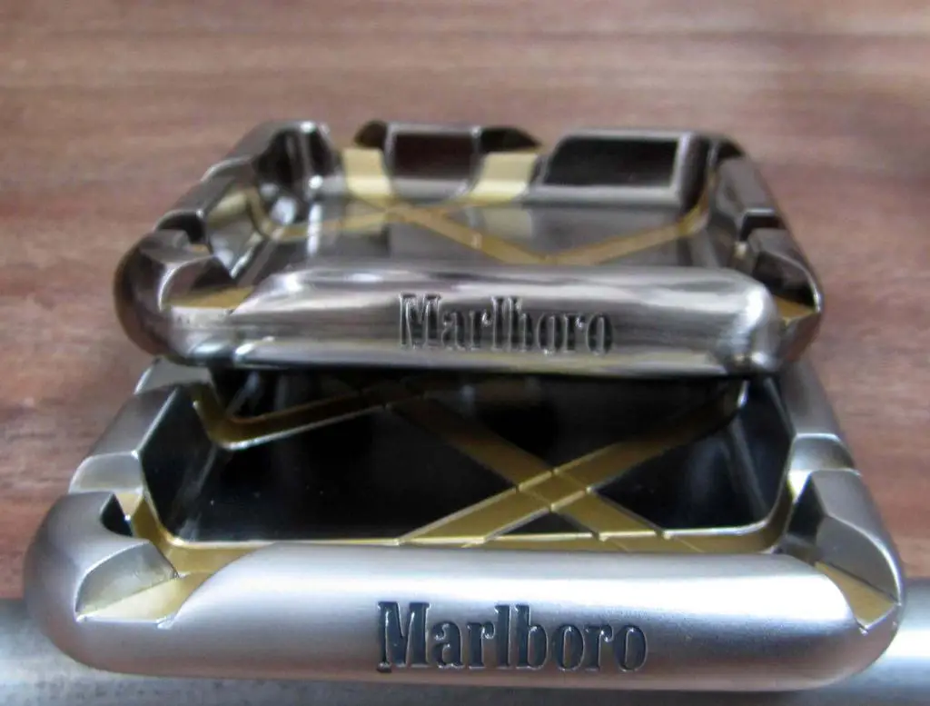 Пепельница мини от Marlboro, 8х8 см. Новая 3