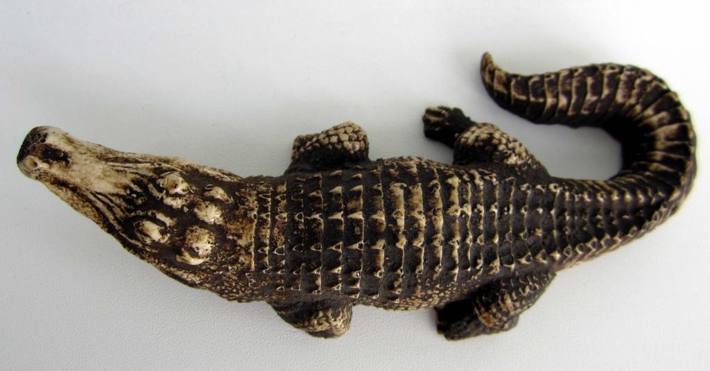 Крокодил. Египет. Полистоун. 125 гр 2