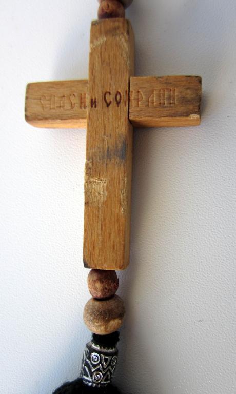 Крест (крестик) - распятие. В автомашину. Дерево, металл 2