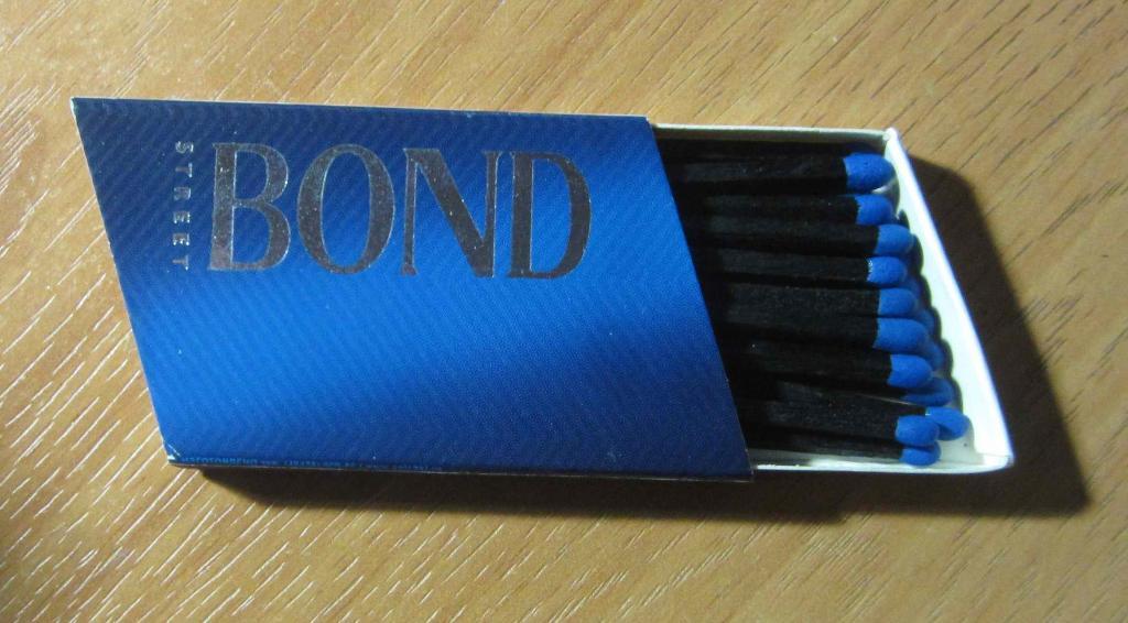 Коробок спичек Bond (новые) 2