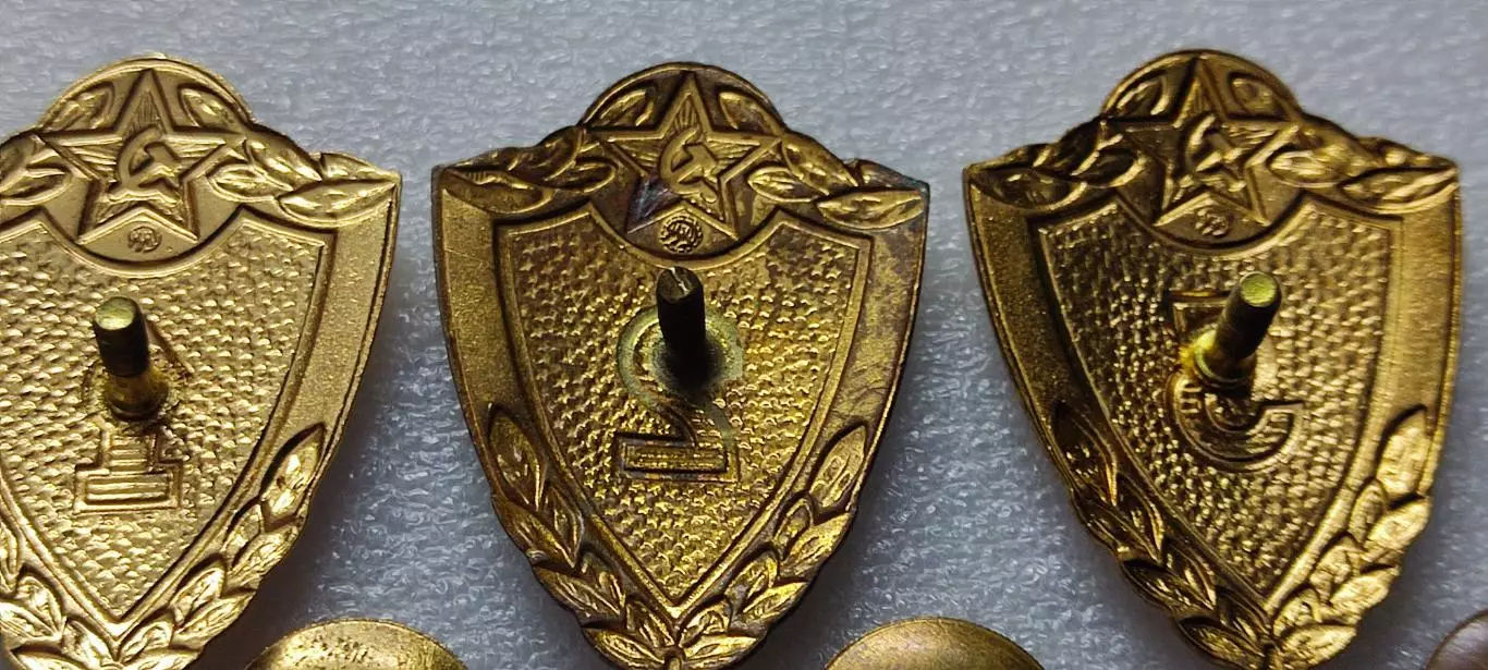 ВС СССР. СА. КЛАССНОСТЬ. СПЕЦИАЛИСТ 1 - 2 - 3 КЛАСС. ММД. ВИНТ. тяжелый. эмаль 2