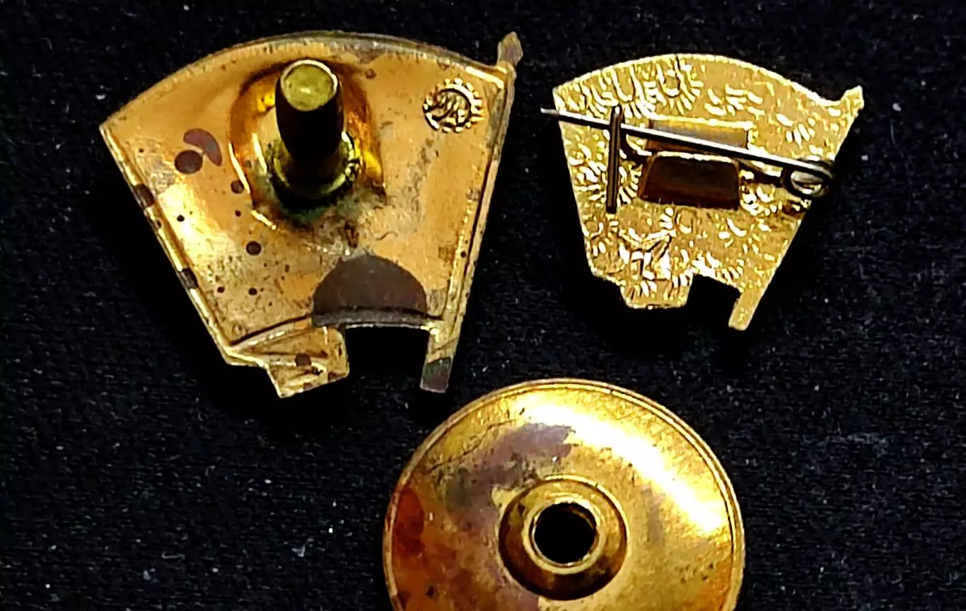 КОМСОМОЛ ВЛКСМ Членские знаки з-д Победа и ММД 1