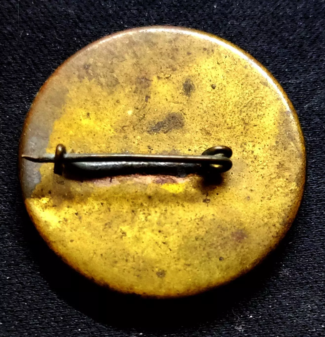 КОМСОМОЛ Венгрия Знак спортивная подготовка молодежи 1976-77 год. тяжелый 1