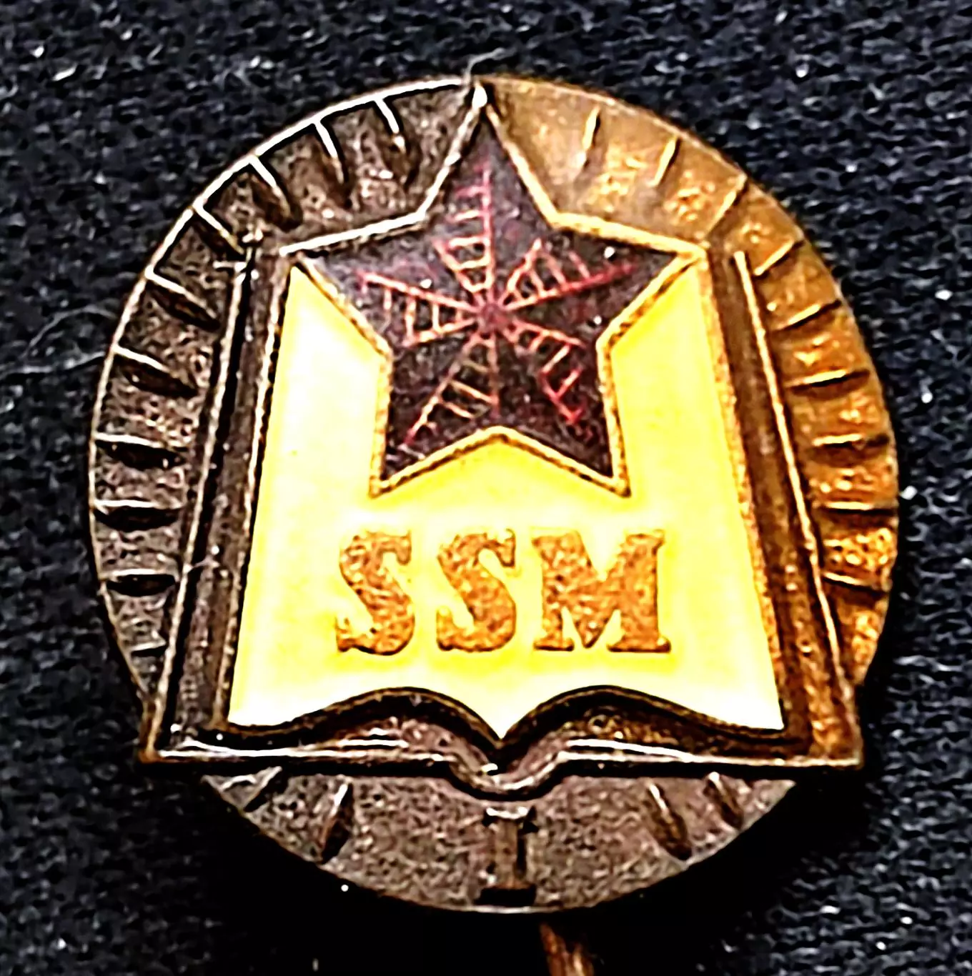 КОМСОМОЛ ЧССР Чехословакия за работу с книгой I ст тяжелый