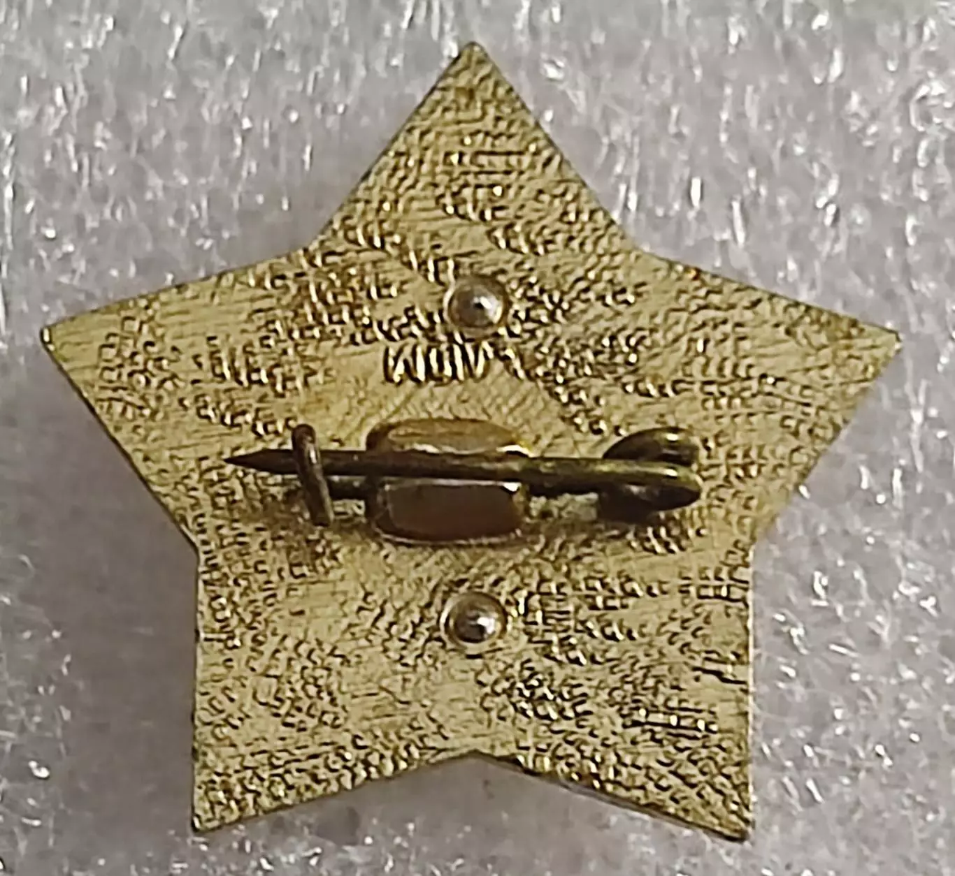 ПИОНЕРИЯ. МОНГОЛИЯ. ЧЛЕНСКИЙ ЗНАК ОКТЯБРЕНКА. БОГАТЫРЕНОК. ЛЕГКИЙ 1