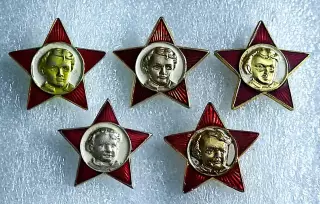 ПИОНЕРИЯ. ОКТЯБРЕНОК. ЛЕНИН. ЧЛЕНСКИЕ ЗНАЧКИ. завод ПОБЕДА ЩЗ... одним лотом