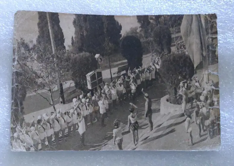 Р.О.К.К. КРЫМ. ВСЕСОЮЗНЫЙ ЛАГЕРЬ АРТЕК. УТРО. ПОДЪЕМ ФЛАГА НА ЛИНЕЙКЕ 1935