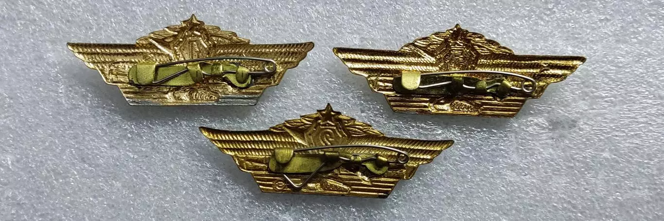 ВС СССР. СА. КЛАССНОСТЬ ОФИЦЕРСКАЯ. СПЕЦИАЛИСТ 1 - 2 - 3 КЛАССА. тяжелые 2