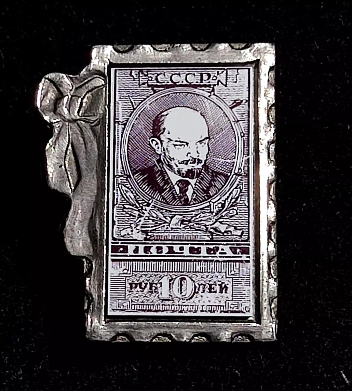 Ленин В.И. Ульянов. ситалл на металле. марки на значках.