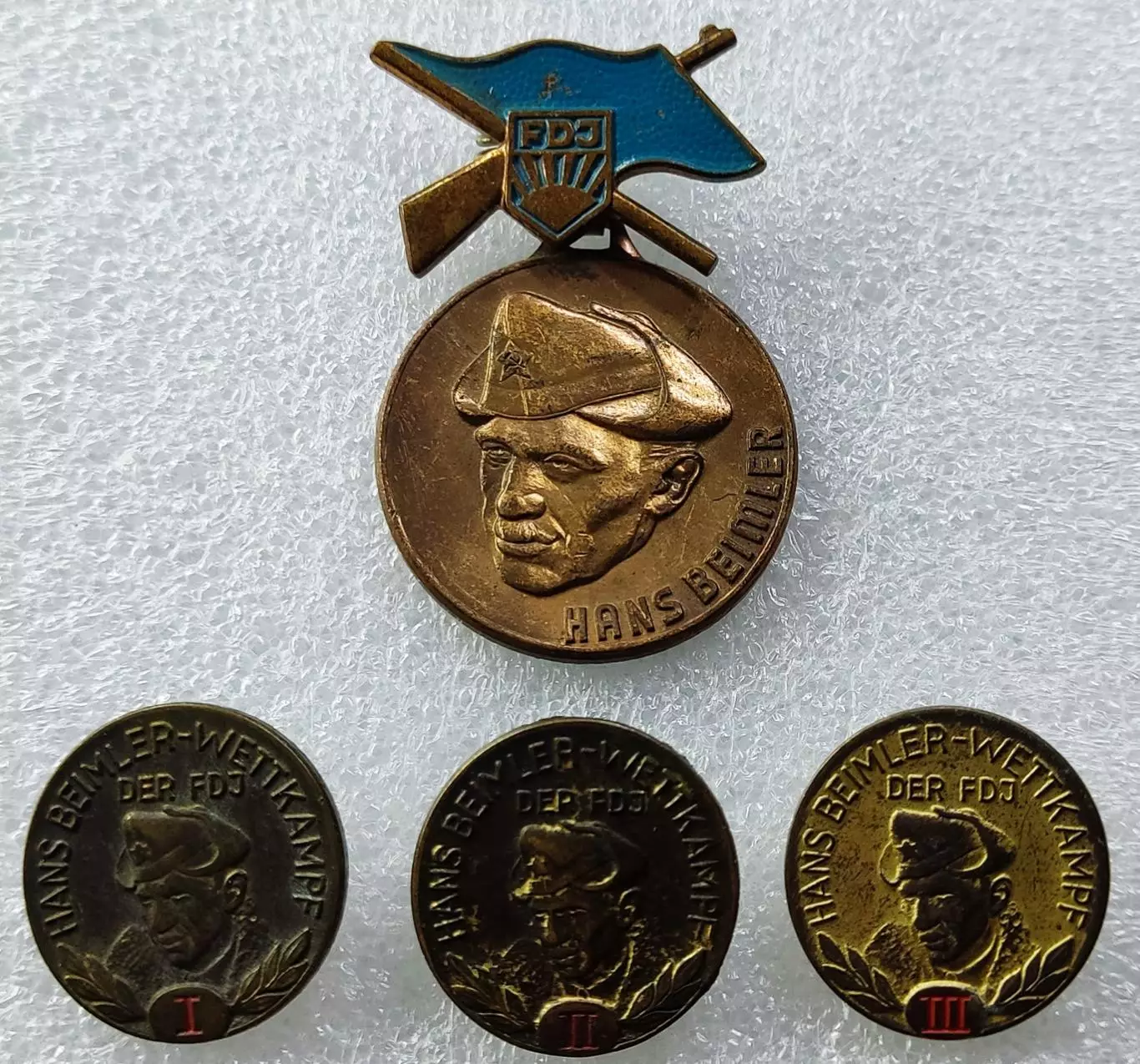 КОМСОМОЛ ГДР FDJ - ЗА ВЫСОКИЕ СПОРТИВНЫЕ РЕЗУЛЬТАТЫ ГАНС БАЙМЛЕР. КОМПЛЕКТ