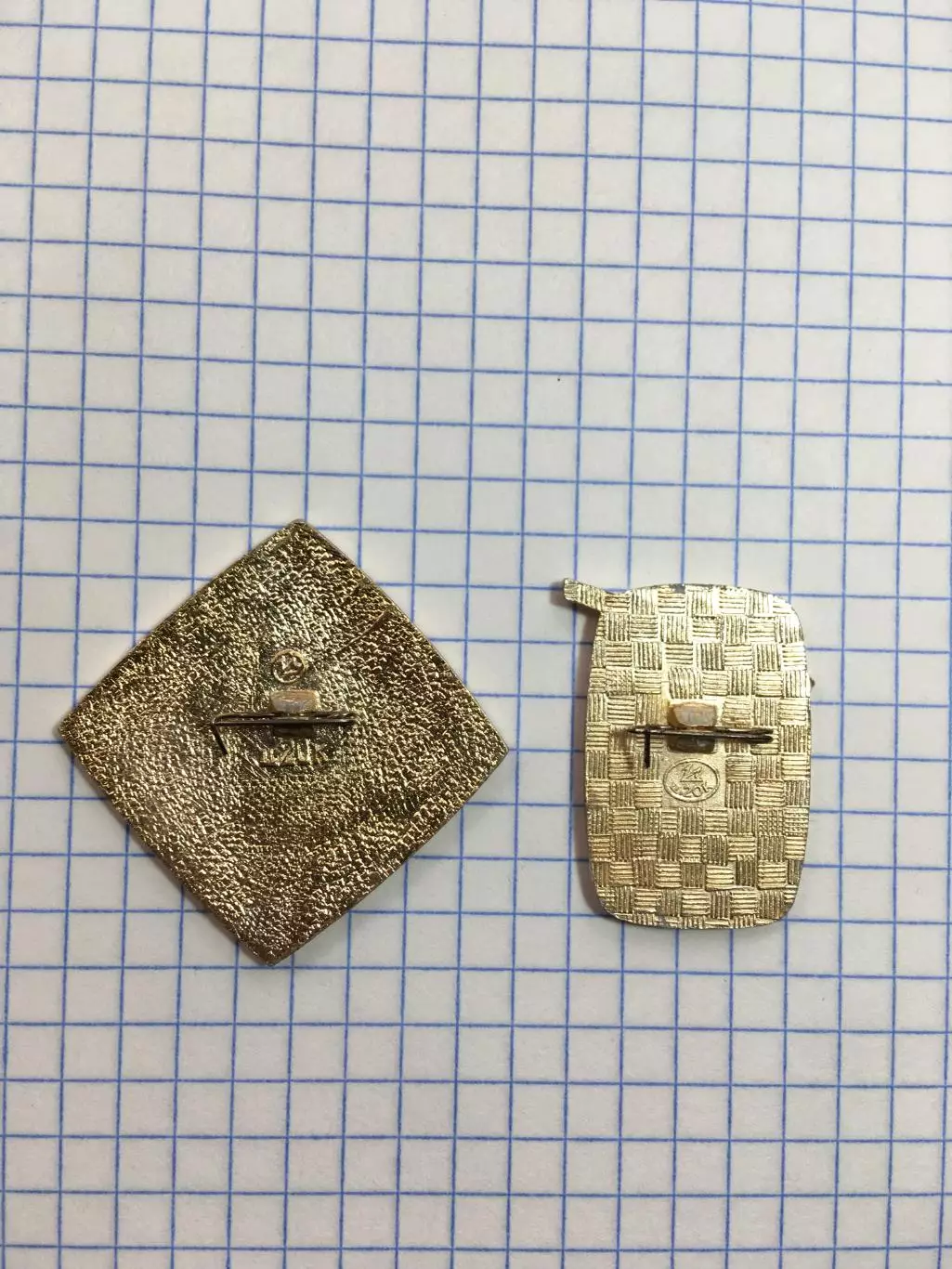 Значок чемпионат мира по хоккею Москва-1986(2 шт) 1