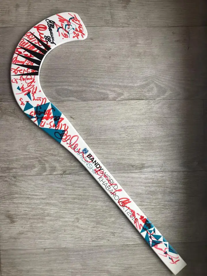 Сувенирная клюшка хоккей с мячом с автографами после финала Россия - Швеция 2015 1