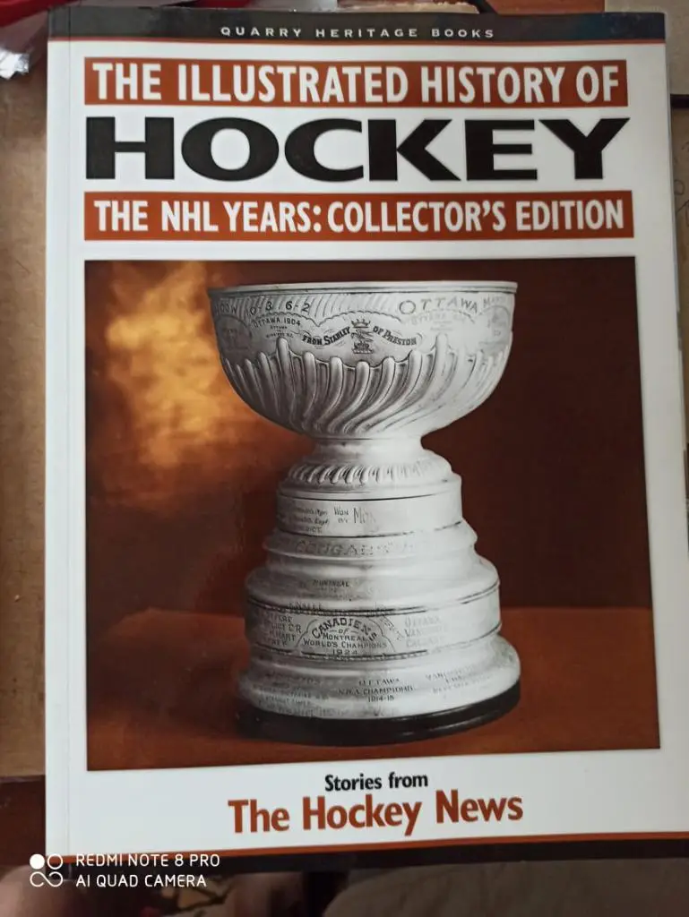 Хоккей. Книга. The illustrated history of HOCKEY