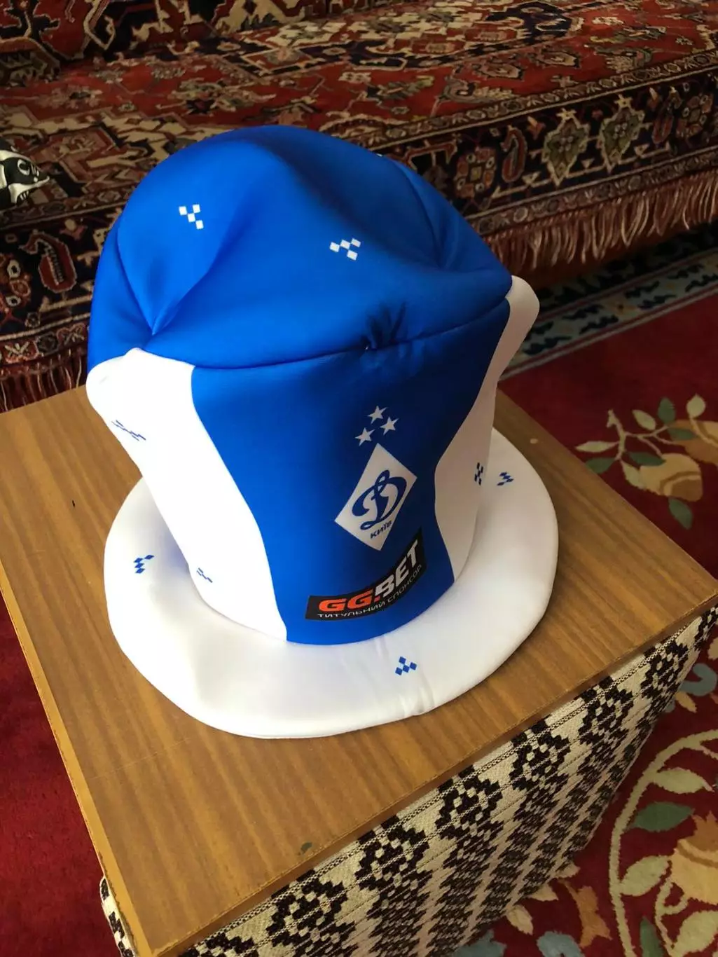 Фанатская шляпа-цилиндр Динамо Киев 1