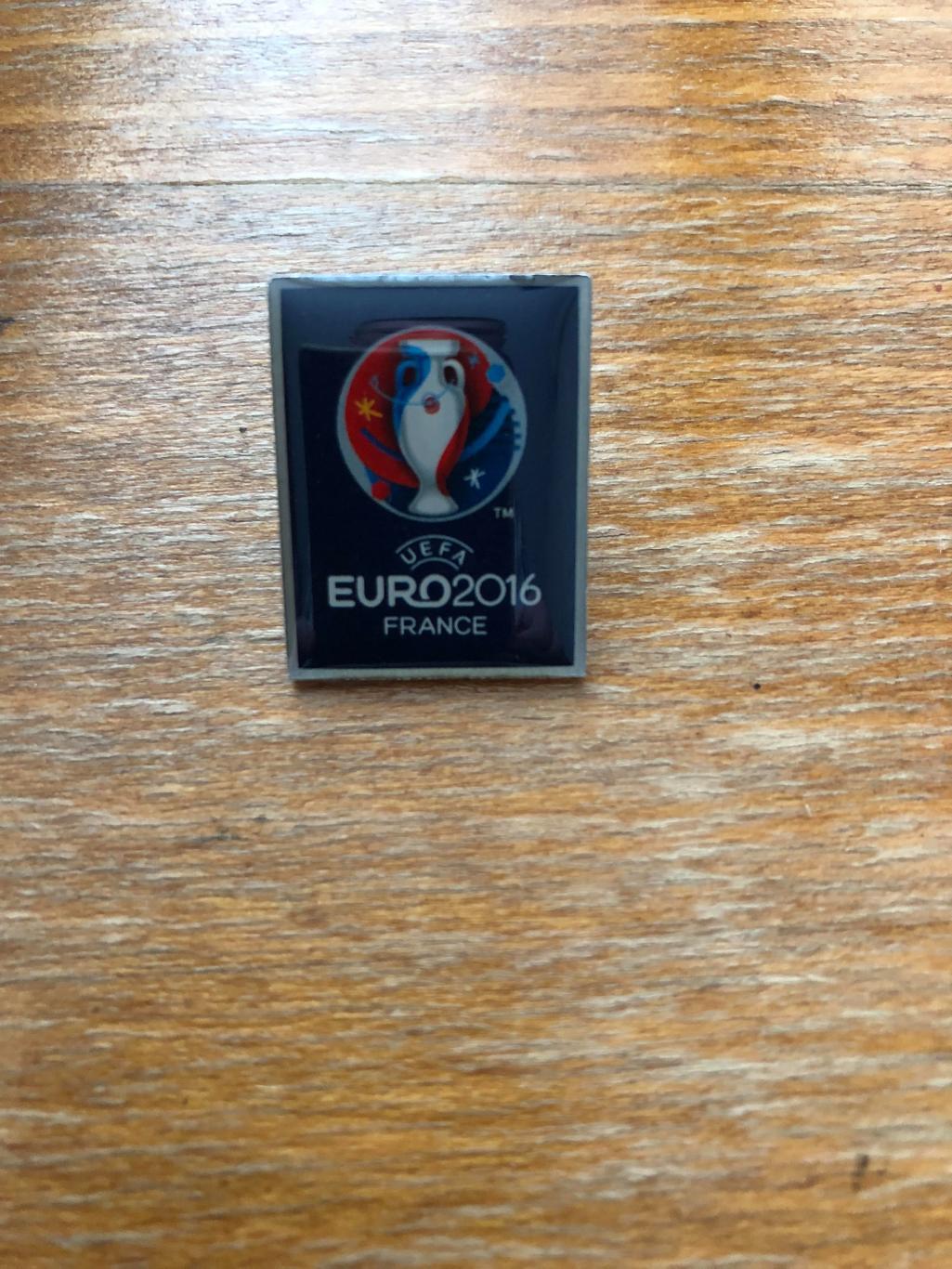 Официальный значок Евро-2016. 1