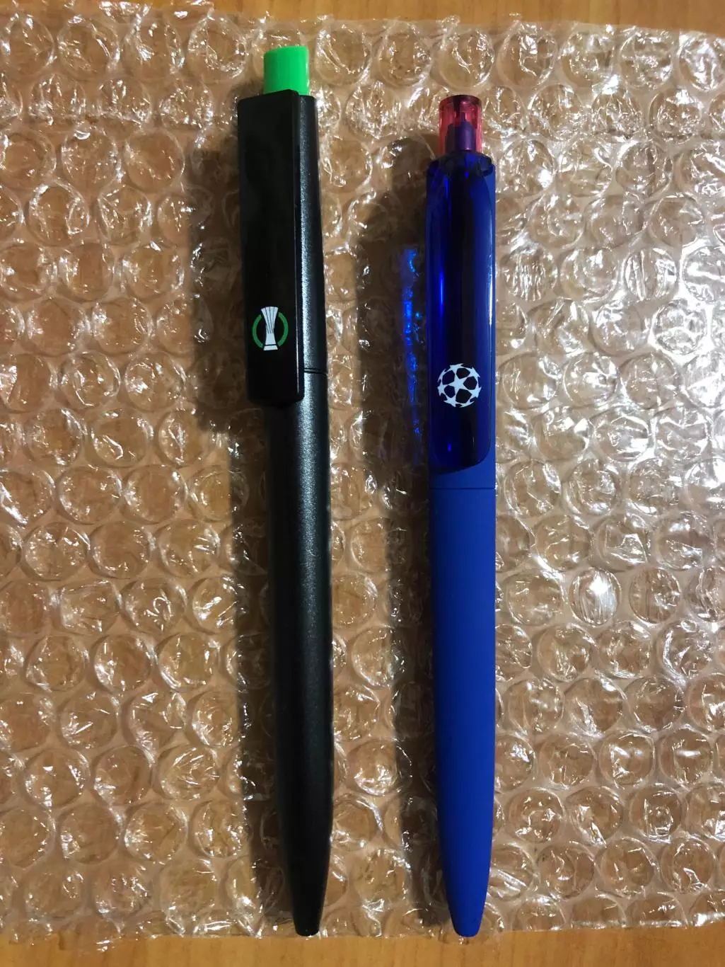 Набор брендированных авторучек от УЕФА