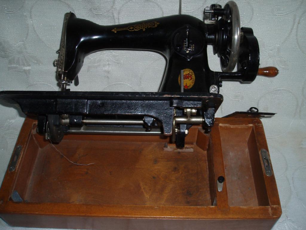 Швейная машинка ПМЗ 4