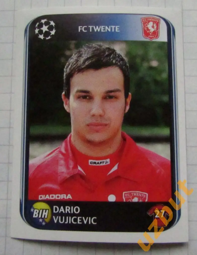 Наклейка №68 Dario Vujicevic FC Twente Panini ЛЧ 2010-2011