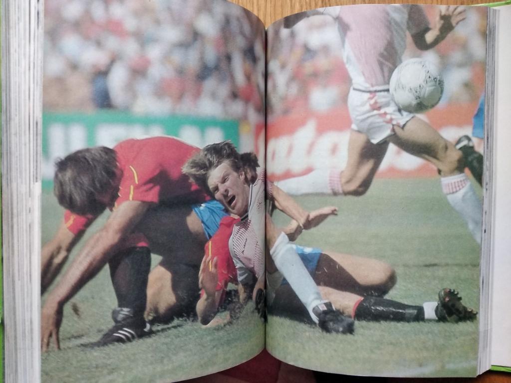 1986 Чемпионат мира по футболу Мексика-86, книга ГДР (Берлин) 4