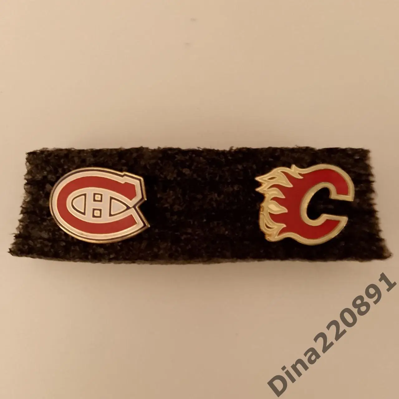 Значки. Клубы НХЛ. Эмблемы Монреаль Канадиенс и Калгари Флеймс