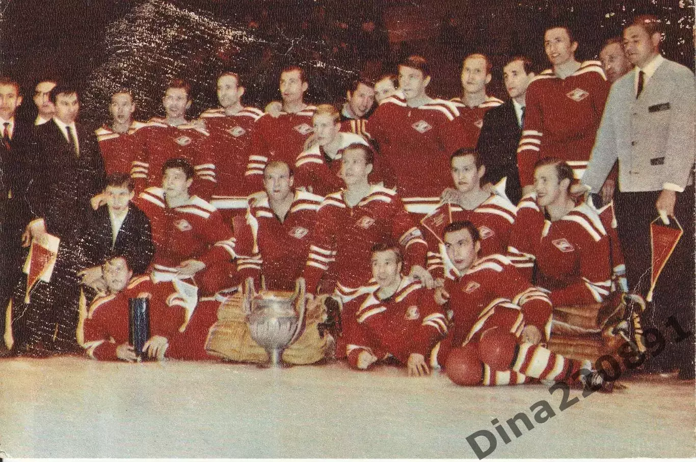 ОткрыткаСпартак(Москва) хоккей чемпион 1969г.