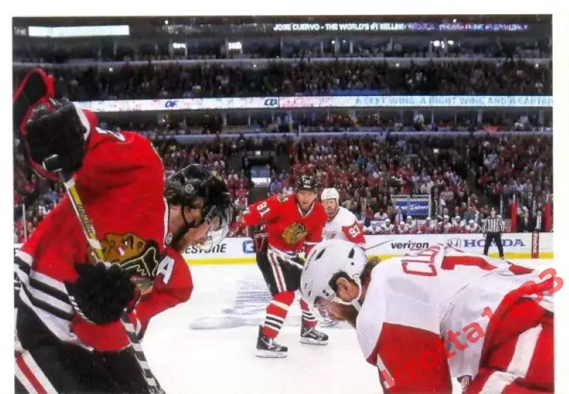 Наклейка #17 Stanley Cup Playoffs для альбома PANINI NHL 2013-2014