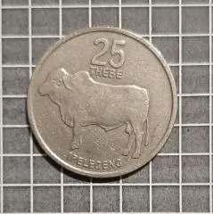 Монета 25 тхебе Ботсвана 1977 фауна буйвол