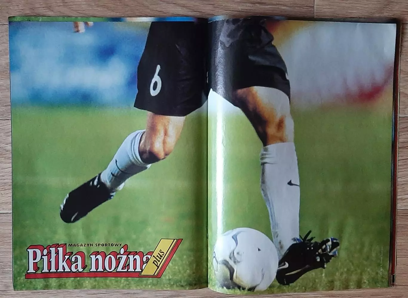 Журнал Pilka Nozna 2001 постер двосторонній Мендьєта / Елбер формат А2 6