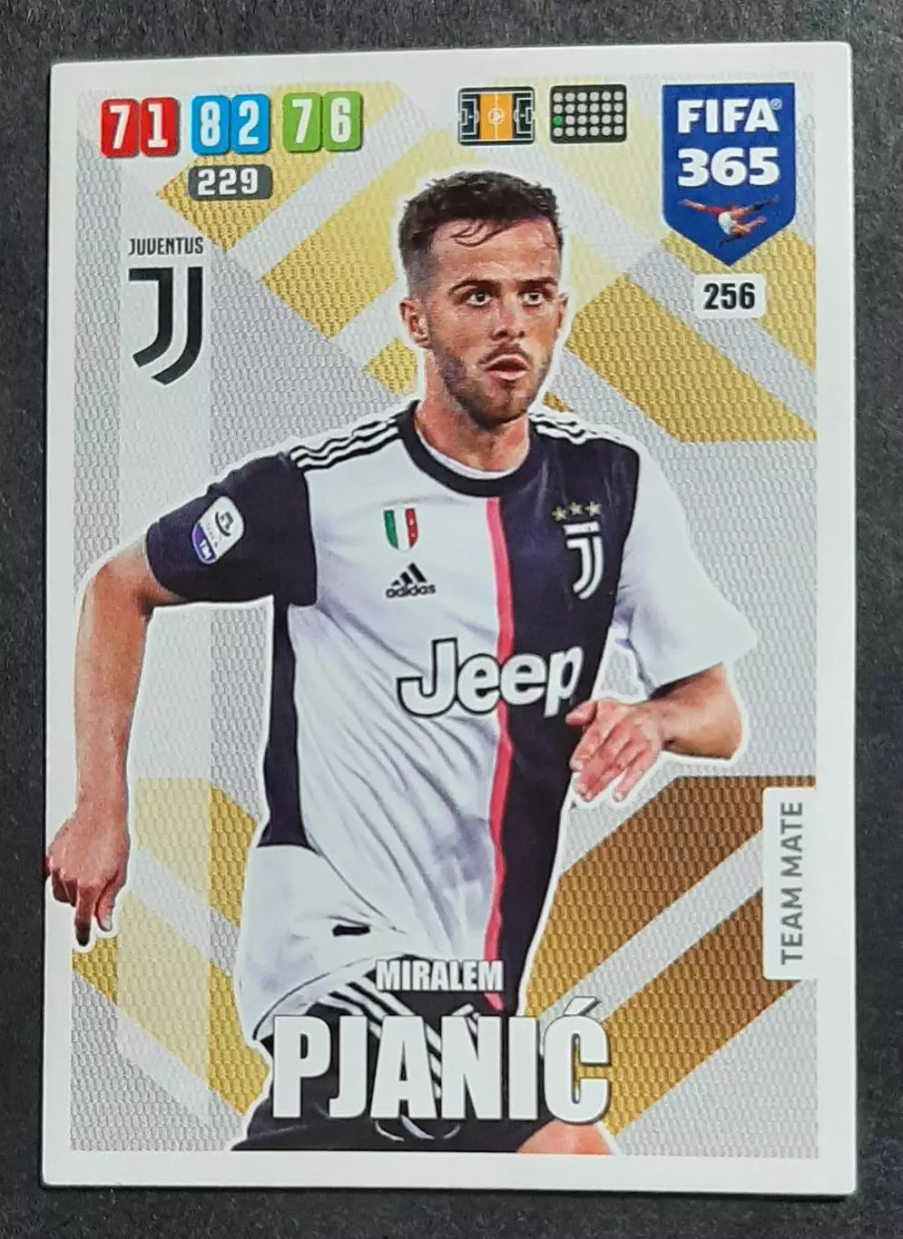 Картка Panini Miralem Pjanic / Міралем П'янич Ювентус Італія 2020