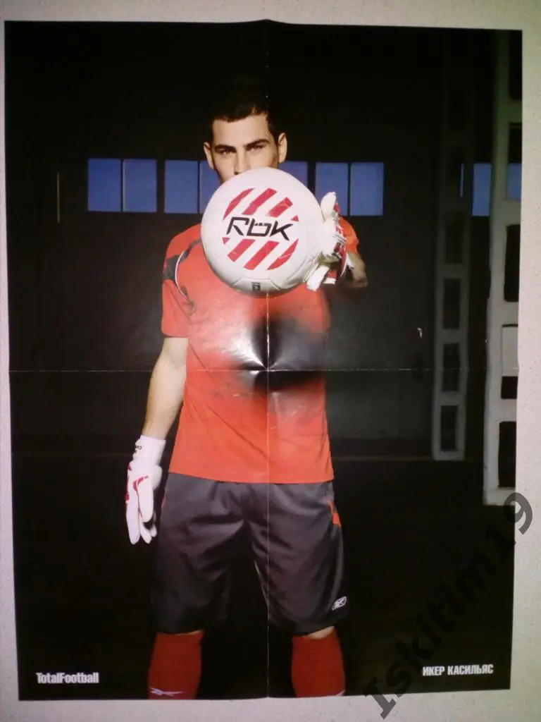 Плакат TotalFootball Икер Касильяс