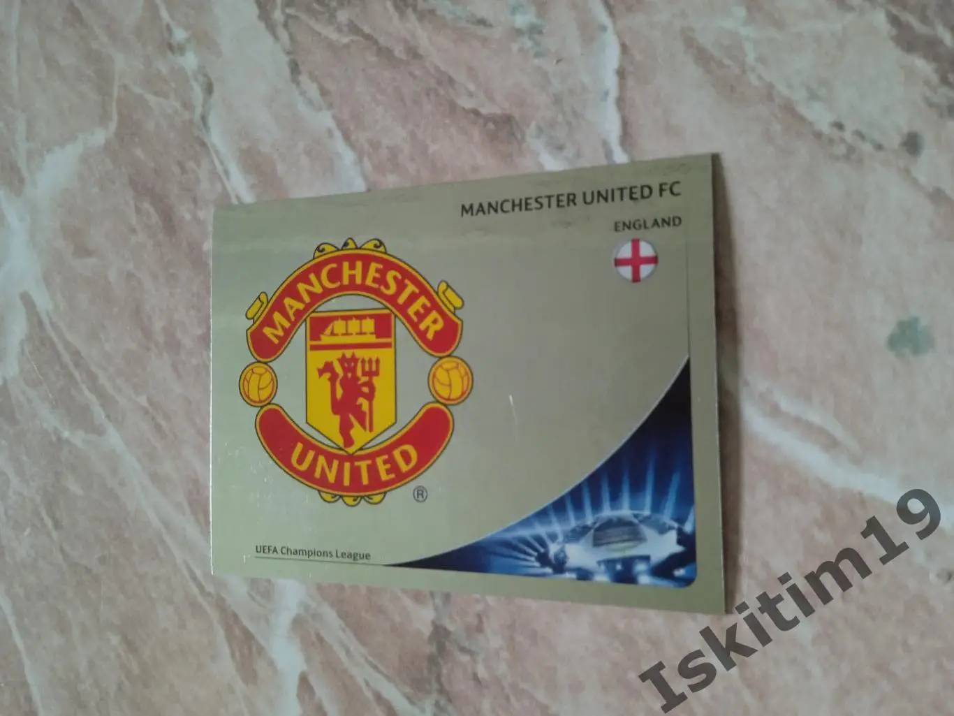 Наклейка PANINI Лига Чемпионов УЕФА 2012-2013 № 516 Манчестер Юнайтед герб