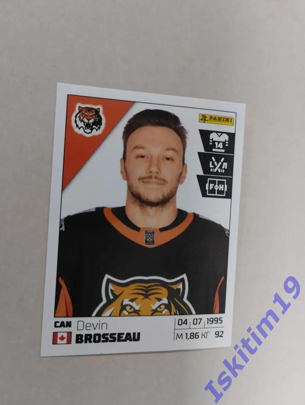 Наклейка PANINI КХЛ 2024-2025 № 365 Девин Броссо Амур Хабаровск