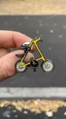 Значок велосипед Strida